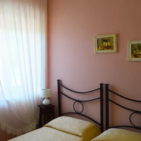 Accordion Bed & Breakfast *